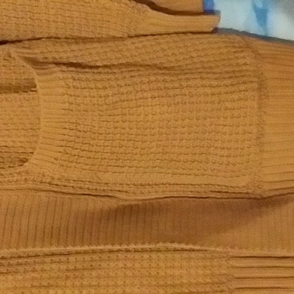 Universal Thread sweater - Picture 4 of 11